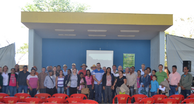 R$ 480 mil vai beneficiar 36 famílias da agricultura familiar R$ 480 mil vai beneficiar 36 famílias da agricultura familiar