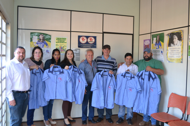 Vereador Edir Alves Mesquita faz doação de uniformes para o Conselho Tutelar Vereador Mesquita faz doação de uniformes para o Conselho Tutelar; Foto: Leandro Medina