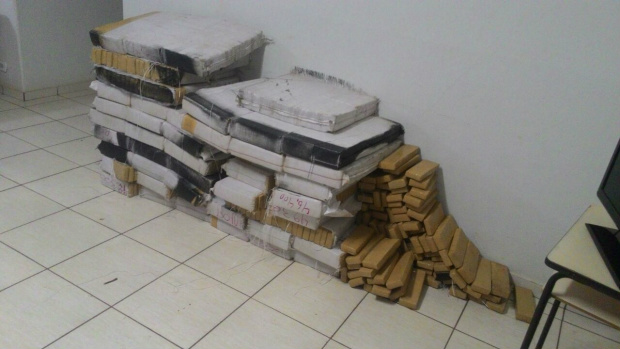 Policia Militar do Distrito PANA prende 3 por tráfico de drogas 999 tabletes de substância análoga a maconha que ao final totalizou 604 Kg