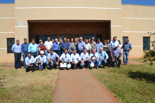 COOPERALFA oficializa implantação em Nova Alvorada do Sul Cooperalfa faz aquisição de estrutura que era do Grupo 3 M e ja inicia as Atividades:/ foto Ronaldo Bueno