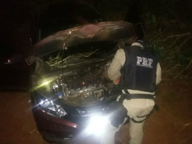 PRF recupera veículo furtado após perseguição em alta velocidade Veículo HONDA/HR-V - com ocorrência de furto na cidade de Aparecida de Goiânia/GO em 08/06/2016 Foto.;/PRF