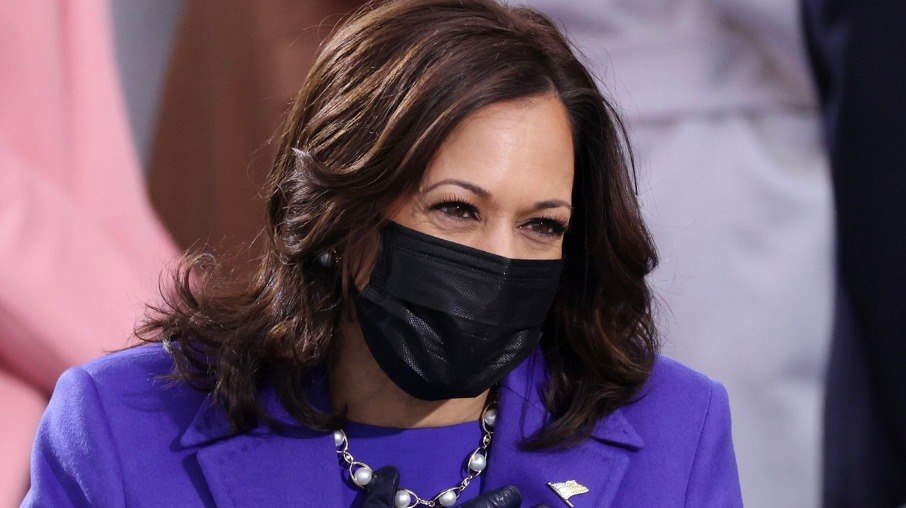 Kamala Harris escolhe look que representa luta de mulheres pelo direito ao voto