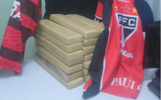 Policia Militar de Nova Alvorada do Sul prende Jovem com 20 Kg de Maconha Total de drogas apreendidos 20 kg de maconha, foto.:/ Assessoria Policia Militar de Nova Alvorada do Sul