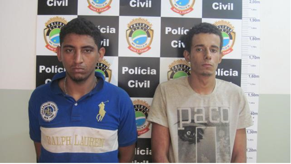 Os autores LUCAS RAFAEL DE OLIVEIRA SALES e RENNER REIS NASCIMENTO, ambos com 20 anos de idade, pelos crimes de Tráfico de Drogas, Associação ao tráfico, Receptação, e Desobediência