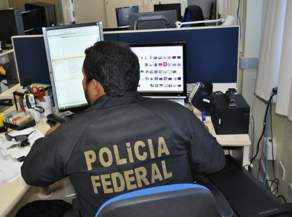 PF deflagra duas operações simultâneas visando combater a disseminação de pornografia infantil - Operação Help X e Operação Infância Resgatada PF deflagra duas operações simultâneas visando combater a disseminação de pornografia infantil - Operação Help X e Operação Infância Resgatada